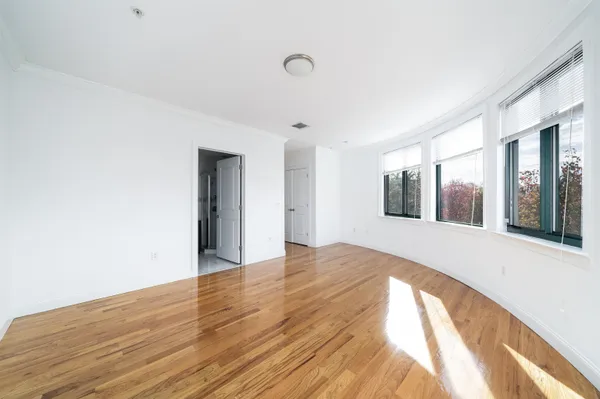 $3,950 | 85 Maple Street, Unit 3K, Weehawken, NJ 07086