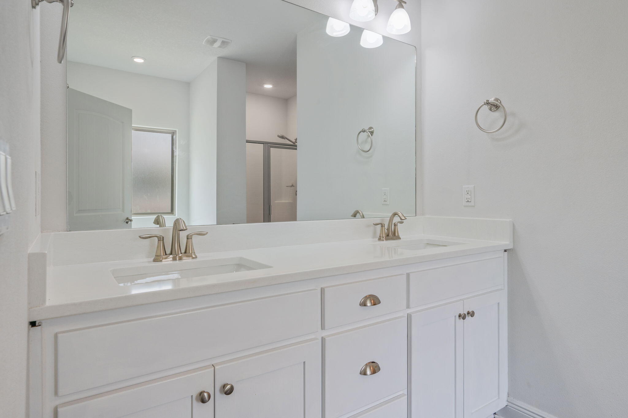 5737 Marigold Loop Crestview, FL 32539 - Photo 19 of 37 Double vanities