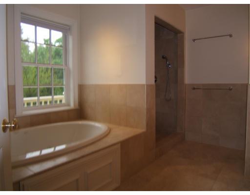 4 Ridgeway Road Wellesley, MA 02481 - Photo 6 of 16 a bathroom with a bathtub