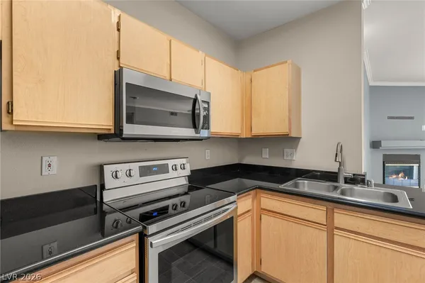 $1,595 | 2900 Sunridge Heights Parkway, Unit 822, Henderson, NV 89052