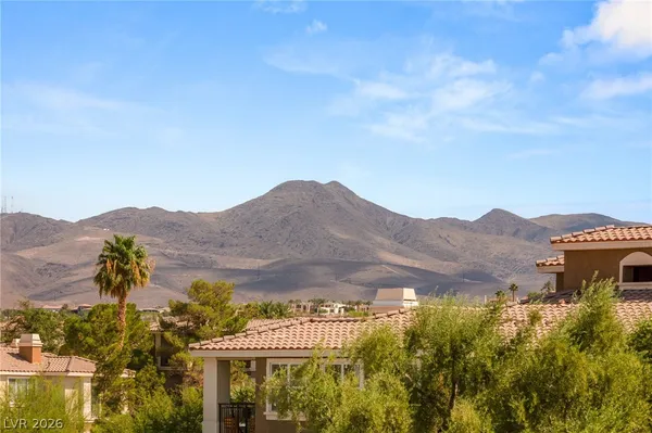 $1,595 | 2900 Sunridge Heights Parkway, Unit 822, Henderson, NV 89052