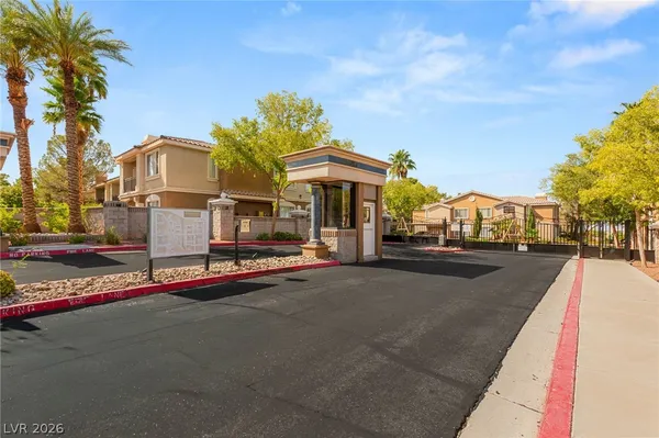 $1,595 | 2900 Sunridge Heights Parkway, Unit 822, Henderson, NV 89052