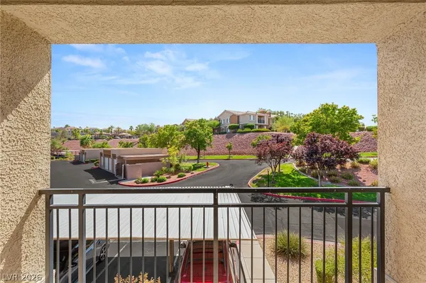 $1,595 | 2900 Sunridge Heights Parkway, Unit 822, Henderson, NV 89052