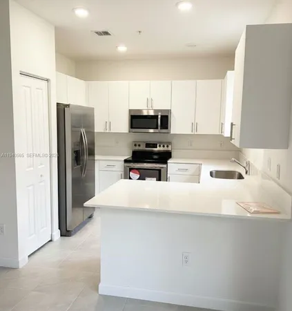 $3,400 | 15955 Southwest 2nd Street, Unit 15955, Pembroke Pines, FL 33027