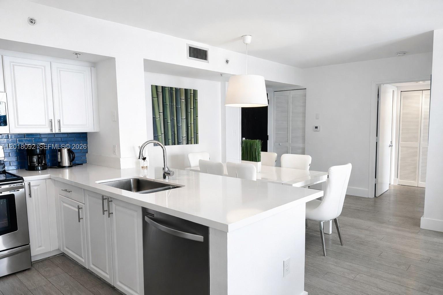 90 Alton Road, Unit 1804 Miami Beach, FL 33139 - Photo 7 of 42