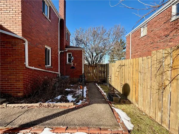 $2,300 | 1130 McCabe Street, Pittsburgh, PA 15201