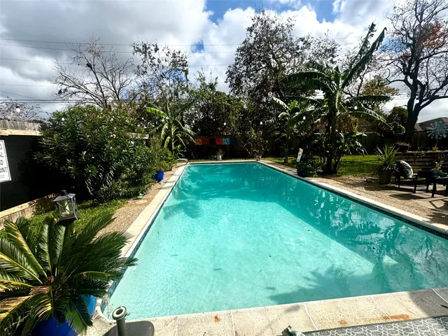 $258,500 | 1029 Vine Drive, Angleton, TX 77515