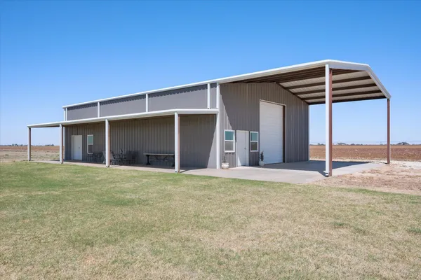 $949,900 | 7707 North County Road 3240, Idalou, TX 79329