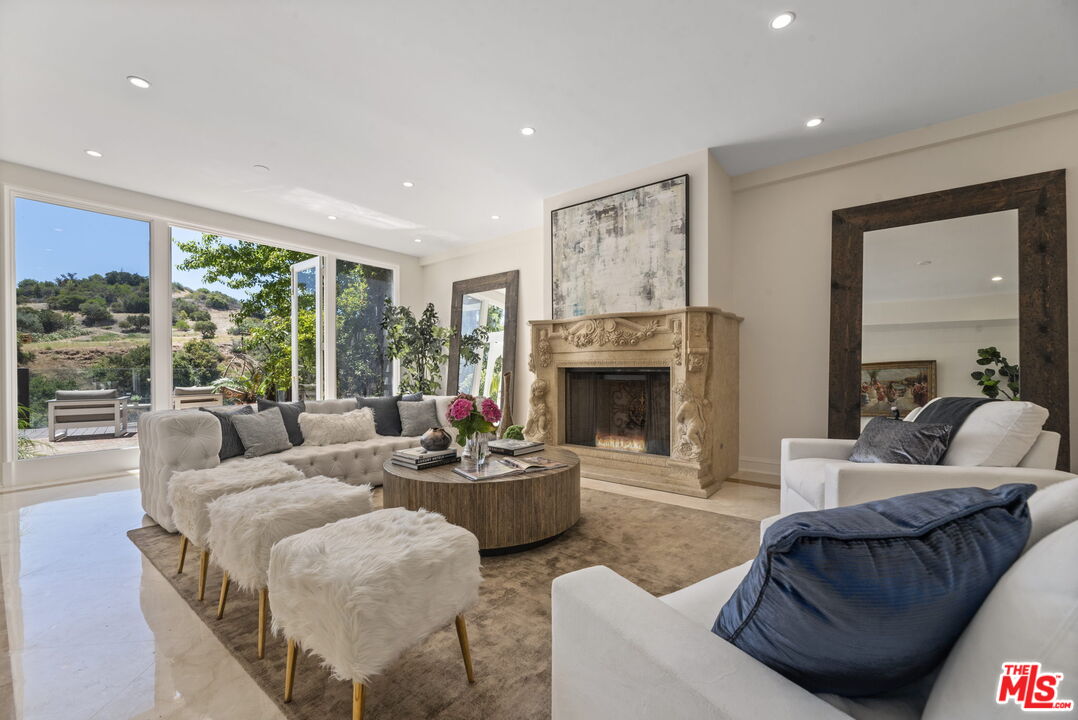 2201 Canyonback Road Los Angeles, CA 90049 - Photo 11 of 50