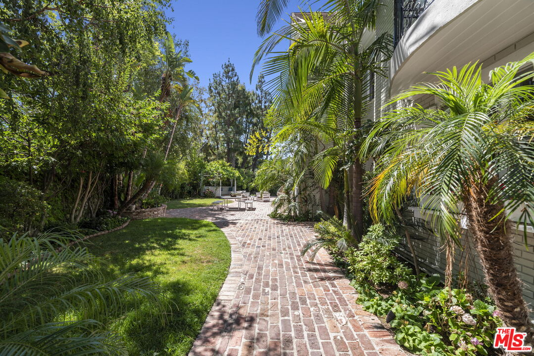 2201 Canyonback Road Los Angeles, CA 90049 - Photo 6 of 50