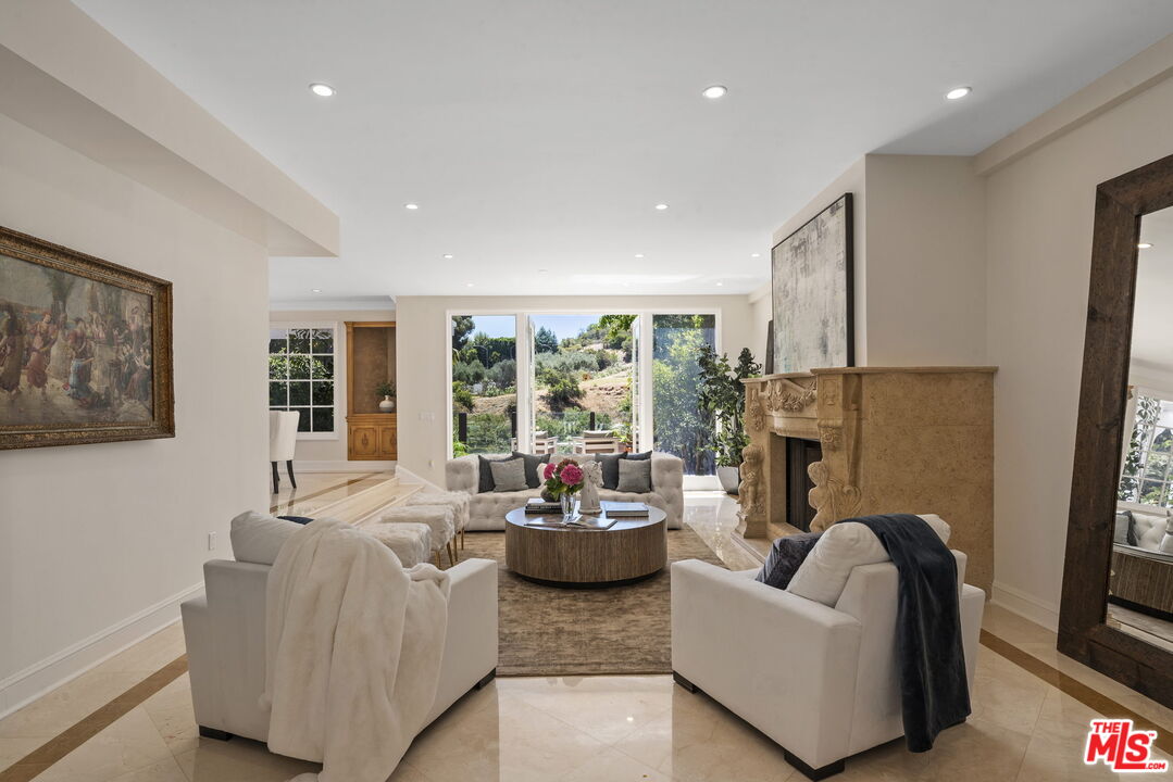 2201 Canyonback Road Los Angeles, CA 90049 - Photo 10 of 50