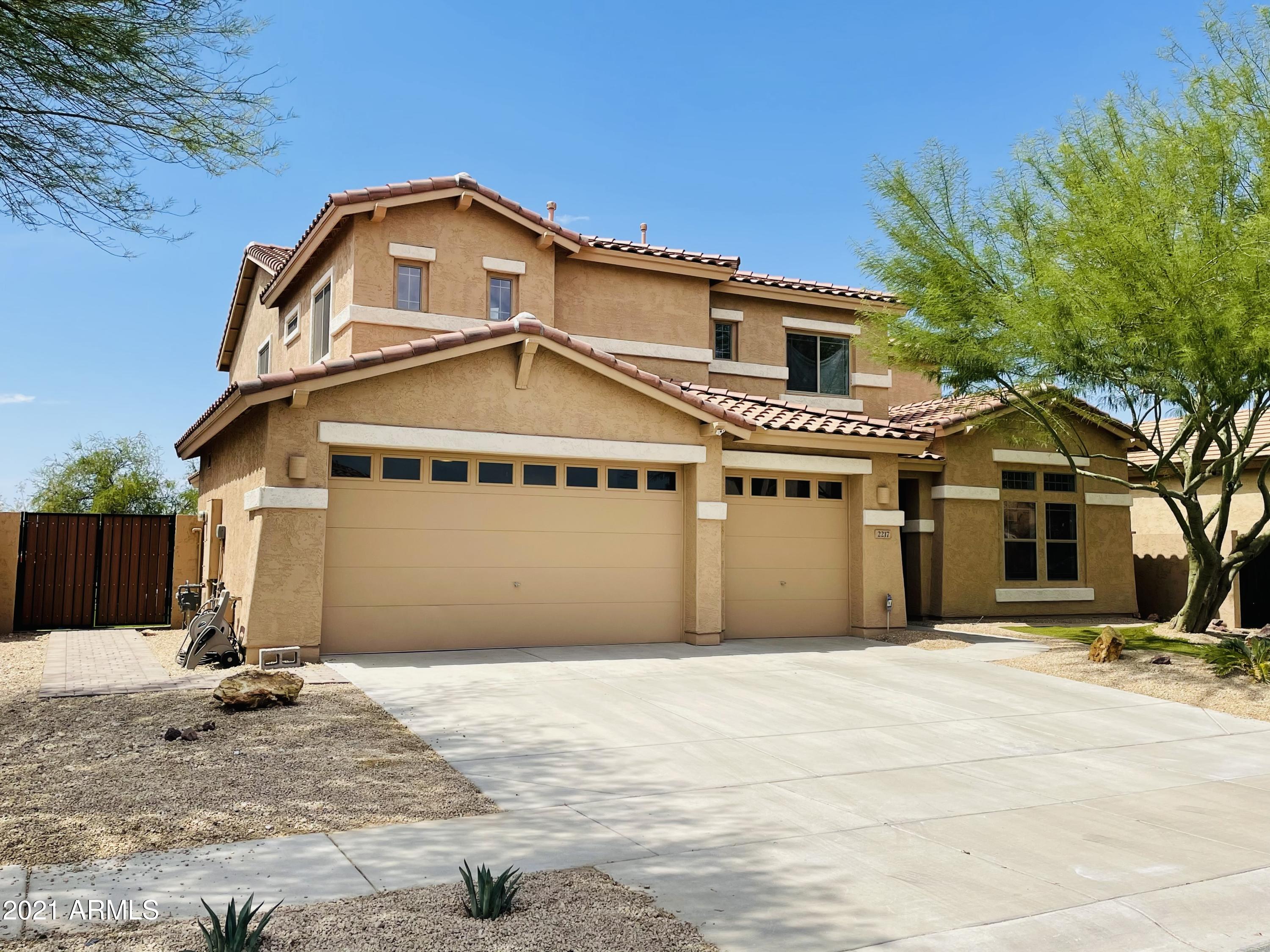 2217 West Apache Rain Road Phoenix, AZ 85085 - Photo 3 of 48 frontebtr