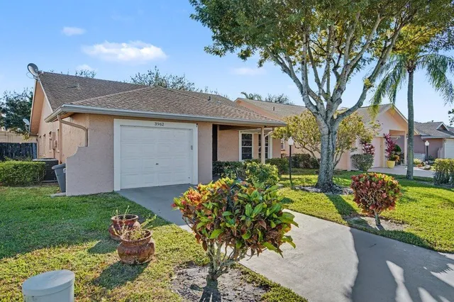 $324,900 | 3962 Dafilee Circle, West Palm Beach, FL 33417