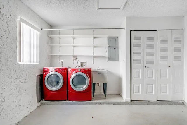 $324,900 | 3962 Dafilee Circle, West Palm Beach, FL 33417