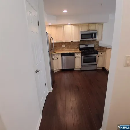 $289,900 | 2014 Hawthorne Lane, Mahwah, NJ 07430