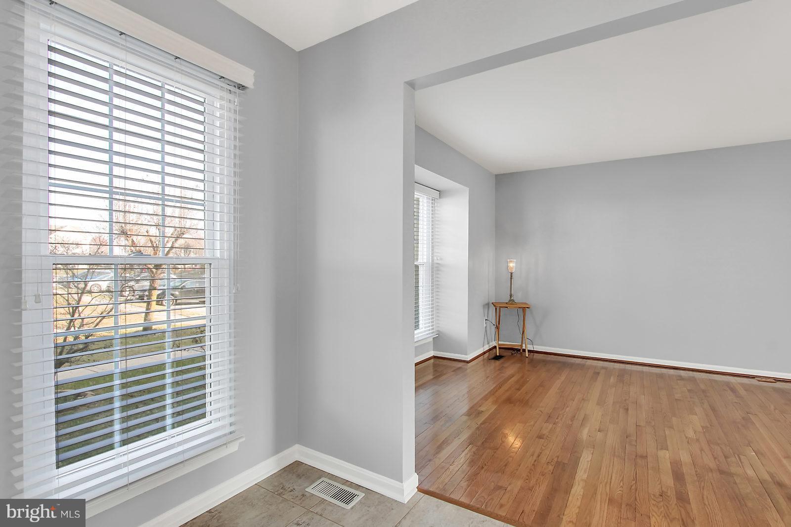 4418 Cole Farm Road Baltimore, MD 21236 - Photo 3 of 24 Foyer New floor, paint &light fixture