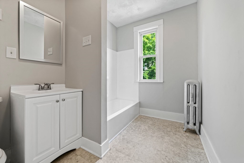 31 Hitchcock Road Worcester, MA 01603 - Photo 13 of 42 Gallery Image 13