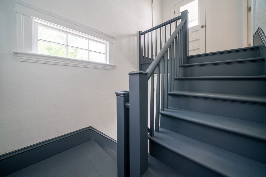 31 Hitchcock Road Worcester, MA 01603 - Photo 14 of 42 Gallery Image 14