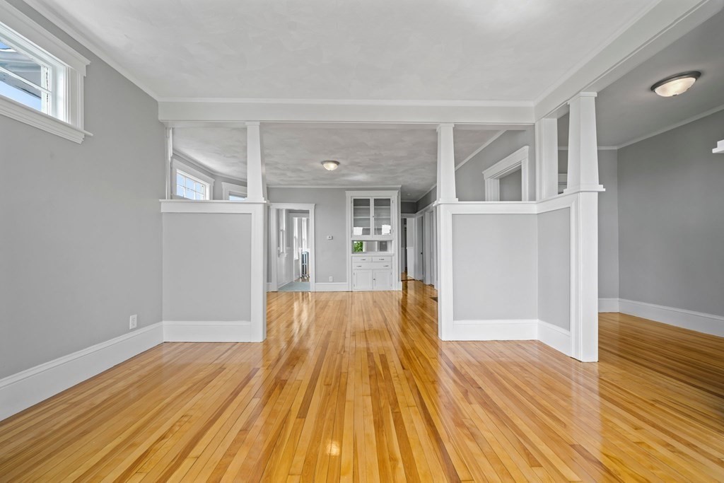 31 Hitchcock Road Worcester, MA 01603 - Photo 4 of 42 Gallery Image 4