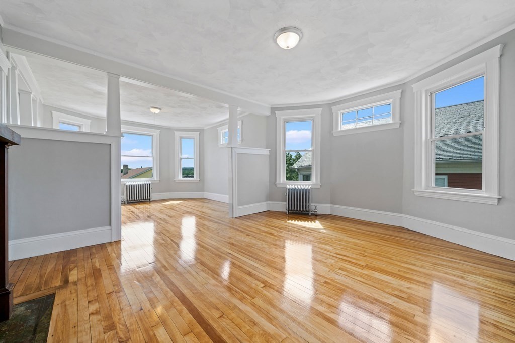 31 Hitchcock Road Worcester, MA 01603 - Photo 6 of 42 Gallery Image 6