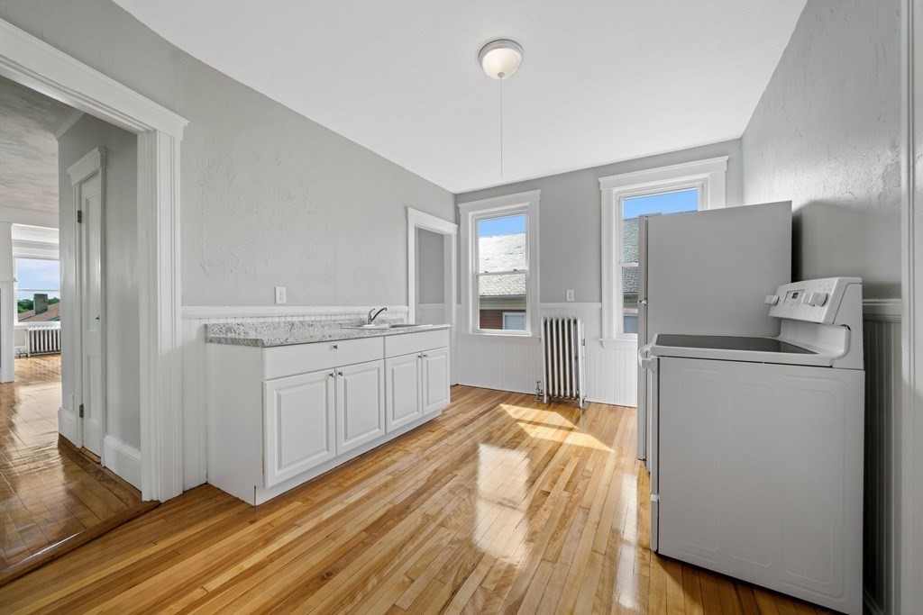 31 Hitchcock Road Worcester, MA 01603 - Photo 8 of 42 Gallery Image 8