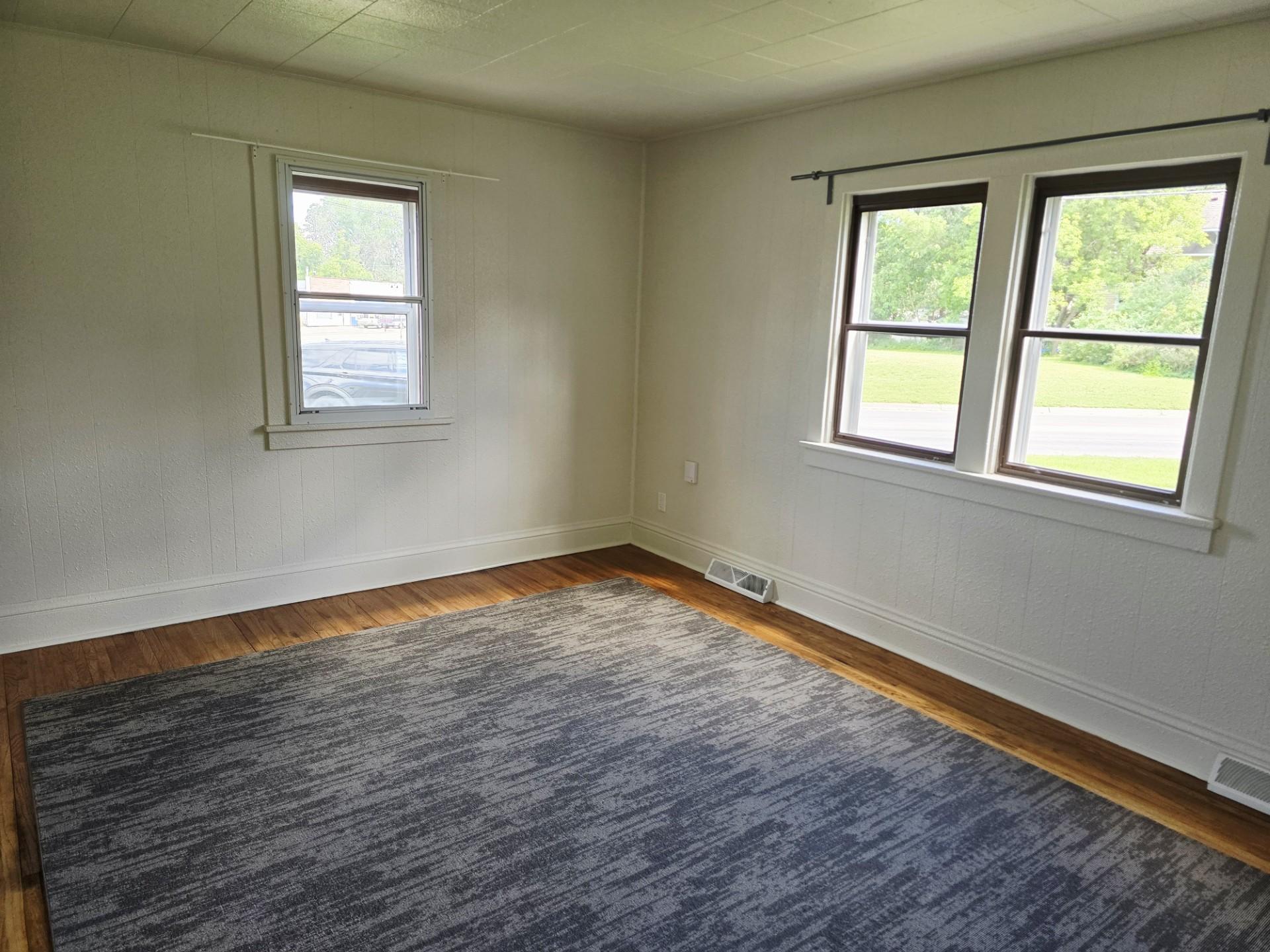 606 5th Place Southeast Austin, MN 55912 - Photo 5 of 15