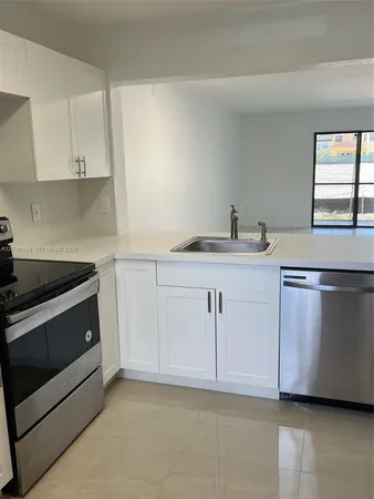$2,400 | 852 Northeast 209th Street, Unit 10438, Miami, FL 33179