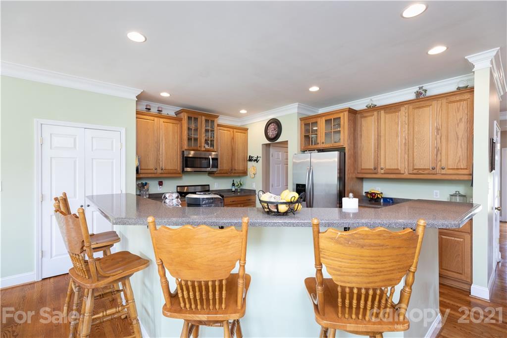 196 Cedar Grove Road York, SC 29745 - Photo 17 of 45 a kitchen with granite countertop lots of counter top space