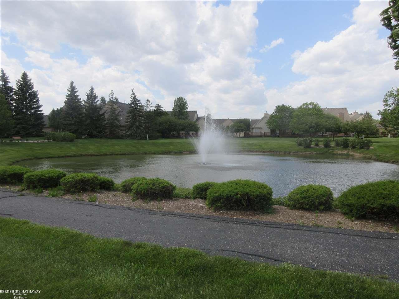 16752 Fieldstone Macomb, MI 48042 - Photo 28 of 29 31320172-27.JPG