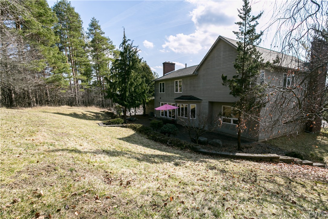 6104 Carnegie Drive Syracuse, NY 13224 - Photo 4 of 41