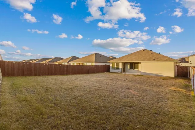 $1,700 | 612 Creek End Drive, Princeton, TX 75407