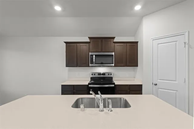 $1,700 | 612 Creek End Drive, Princeton, TX 75407