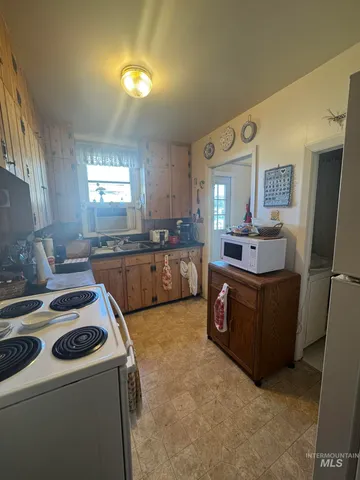 $225,000 | 518 Montana Street, Gooding, ID 83330