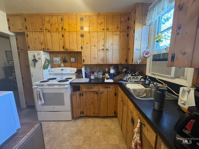 $225,000 | 518 Montana Street, Gooding, ID 83330