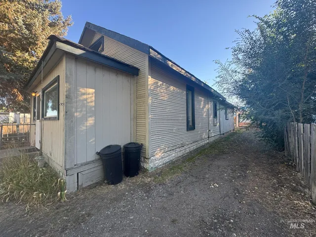 $225,000 | 518 Montana Street, Gooding, ID 83330