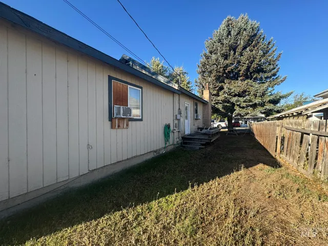$225,000 | 518 Montana Street, Gooding, ID 83330