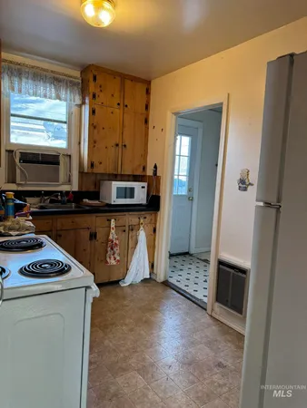 $145,000 | 518 Montana Street, Gooding, ID 83330