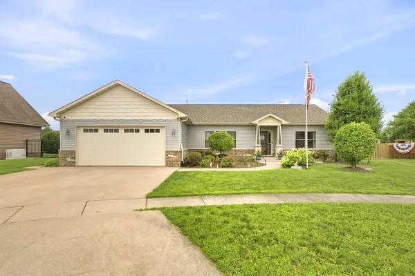 $385,000 | 710 Pheasant Lane, Coal City, IL 60416