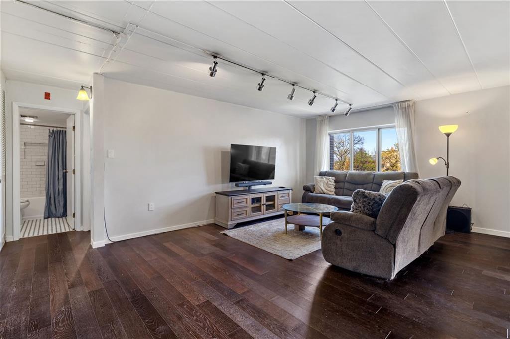 5 Bayard Road, Unit 706 Pittsburgh, PA 15213 - Photo 5 of 27