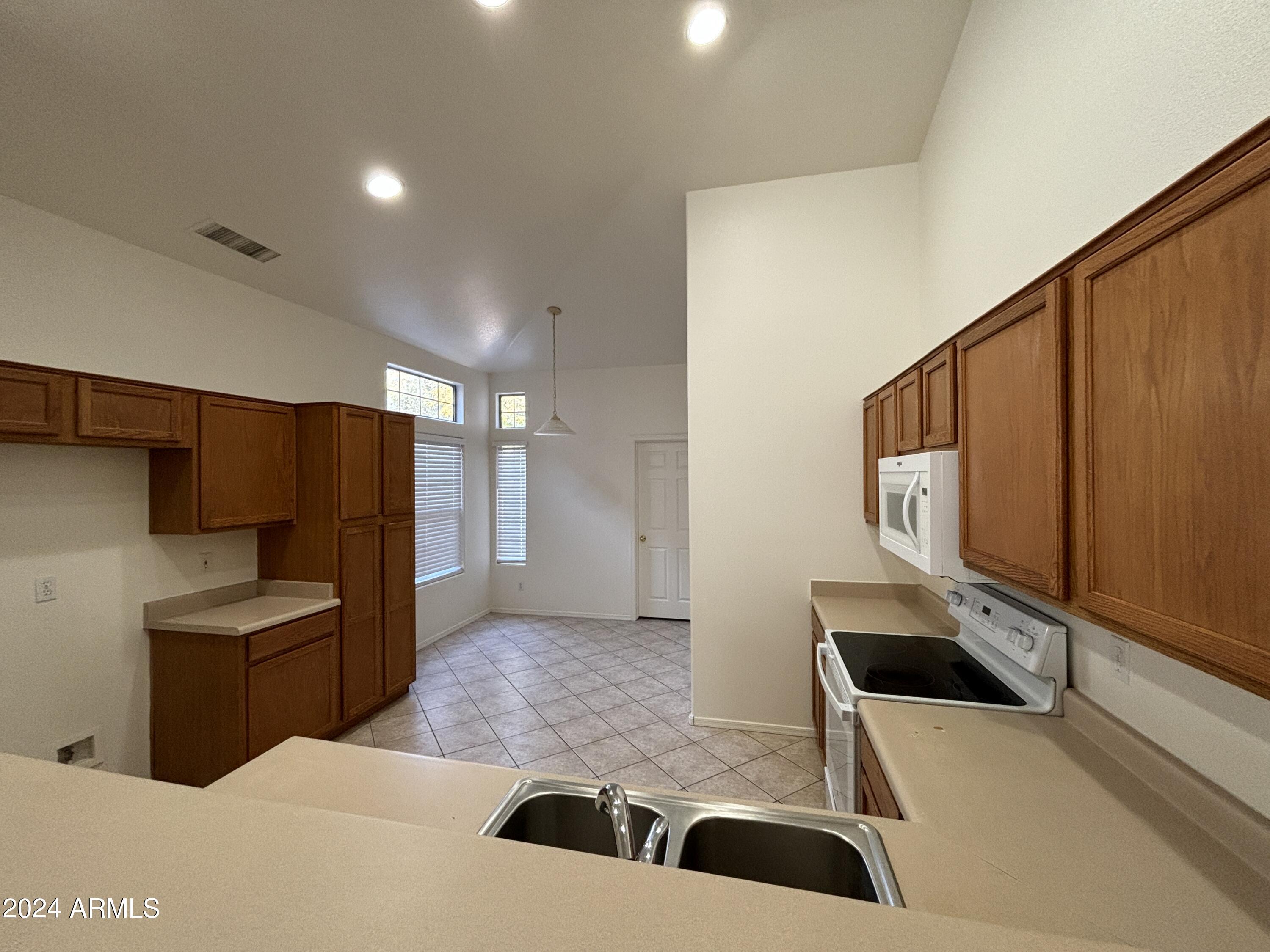 4115 East Rustler Way Gilbert, AZ 85297 - Photo 5 of 31 E