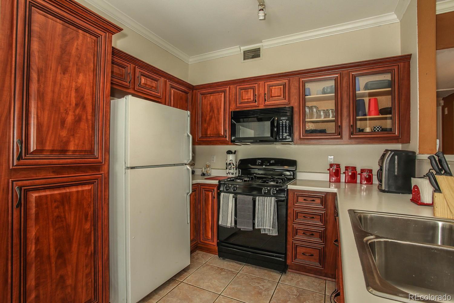 3846 East Canyon Ranch Road, Unit 103 Highlands Ranch, CO 80126 - Photo 6 of 16 Gallery Image 6