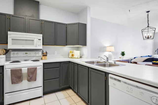 $197,000 | 301 Harbour Town Drive, Unit 204, Madison, WI 53717