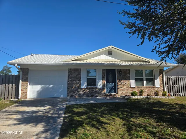 $1,600 | 209 South Mary Ella Avenue, Panama City, FL 32404