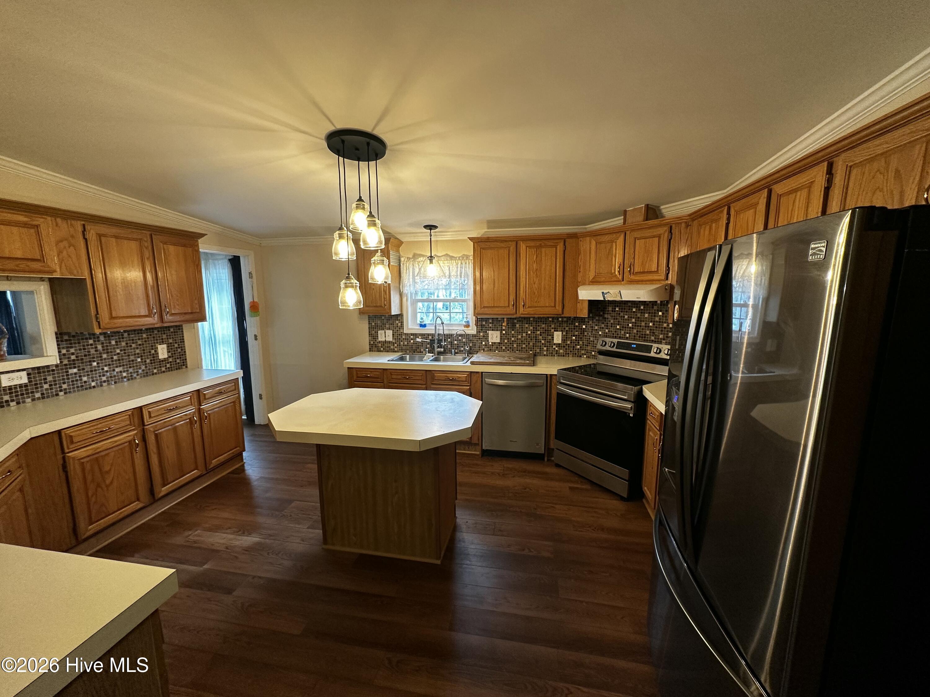 209 Old Ironsides Road Newport, NC 28570 - Photo 15 of 52 Kitchen