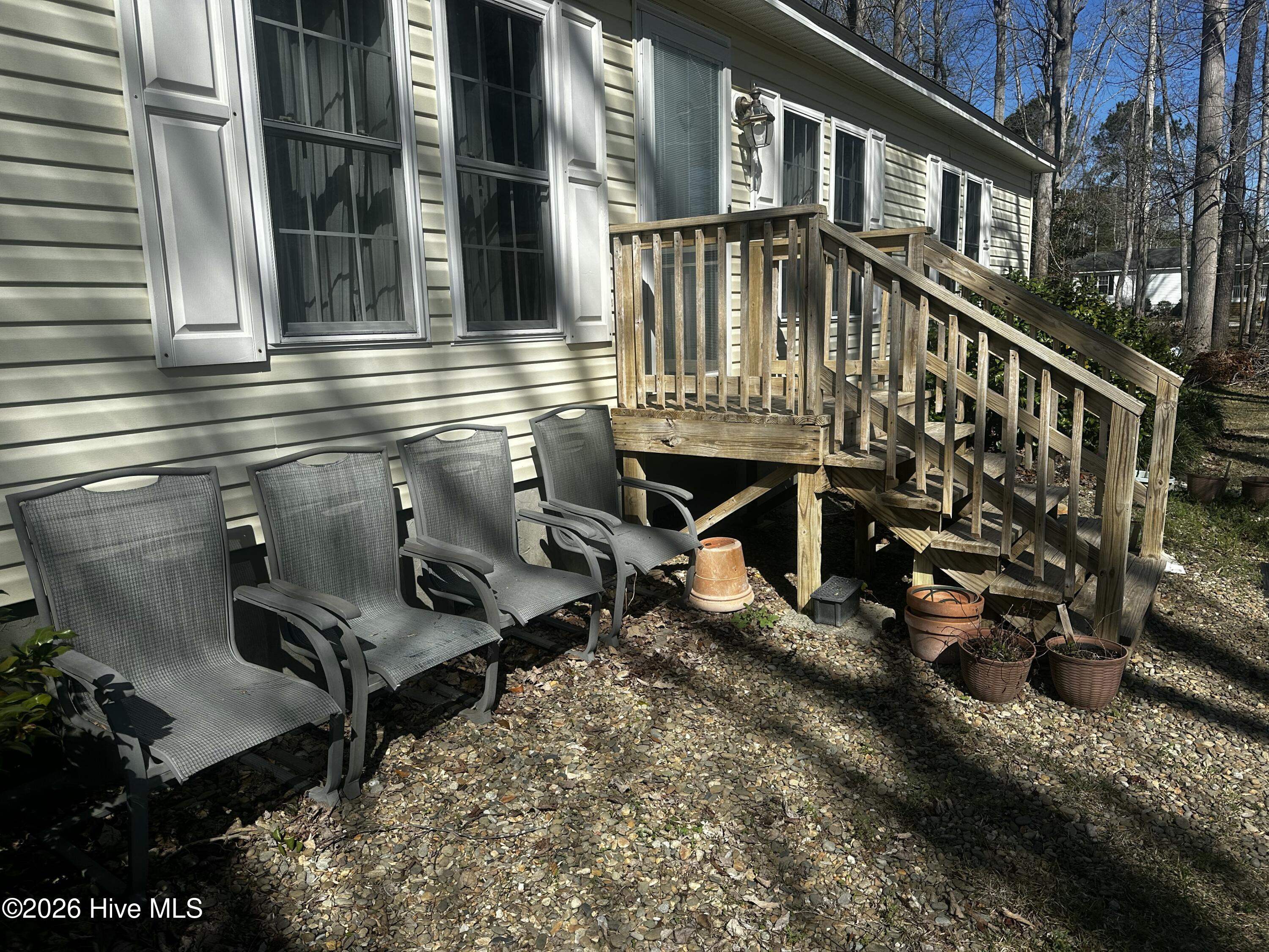 209 Old Ironsides Road Newport, NC 28570 - Photo 4 of 52 IMG_3802