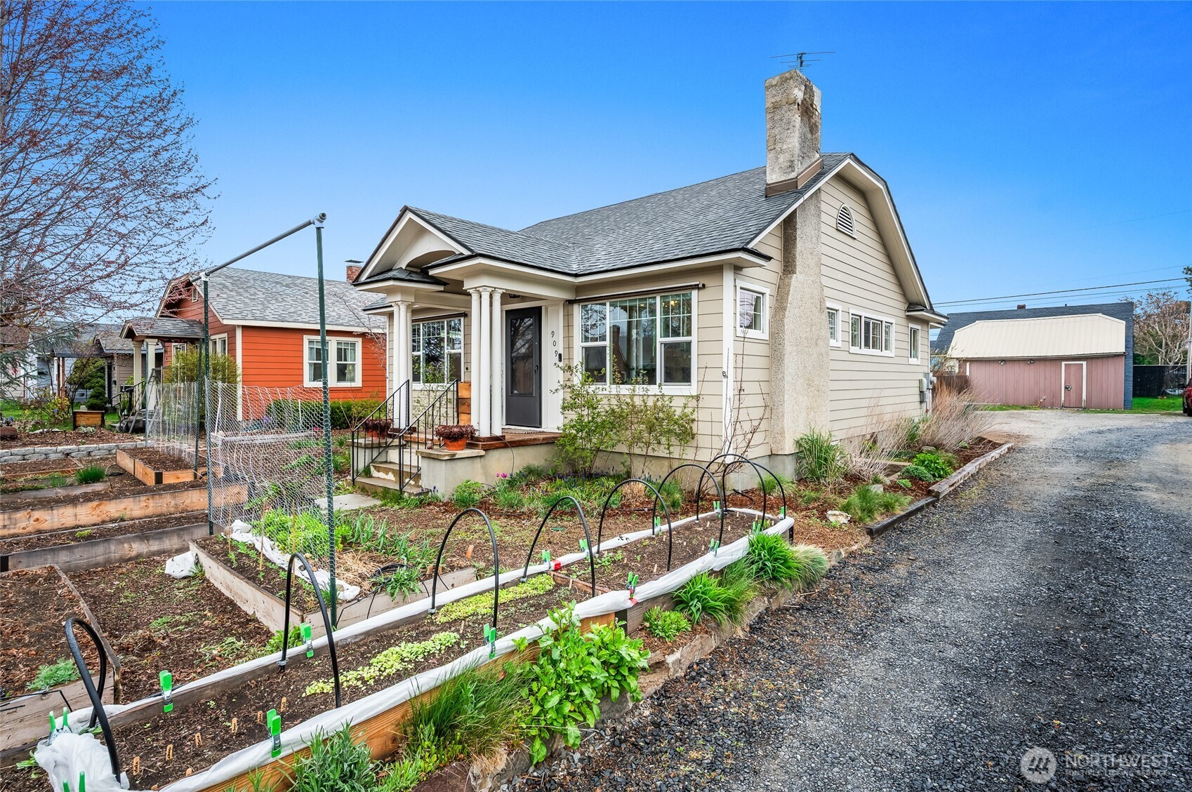 909 Kittitas Street Wenatchee, WA 98801 - Photo 4 of 40
