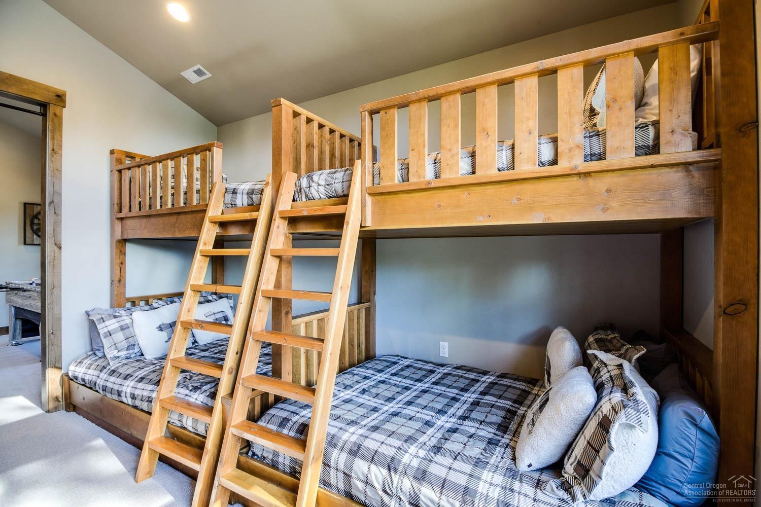 56623 Sunstone Loop Bend, OR 97707 - Photo 20 of 25 Additional Photo