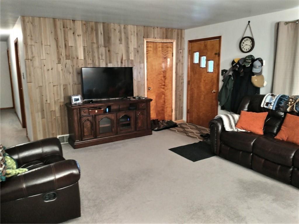 639 Gas Valley Road Georgetown, PA 15043 - Photo 4 of 17