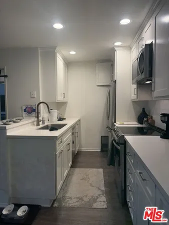 $2,750 | 8163 Redlands Street, Unit 1, Playa del Rey, CA 90293