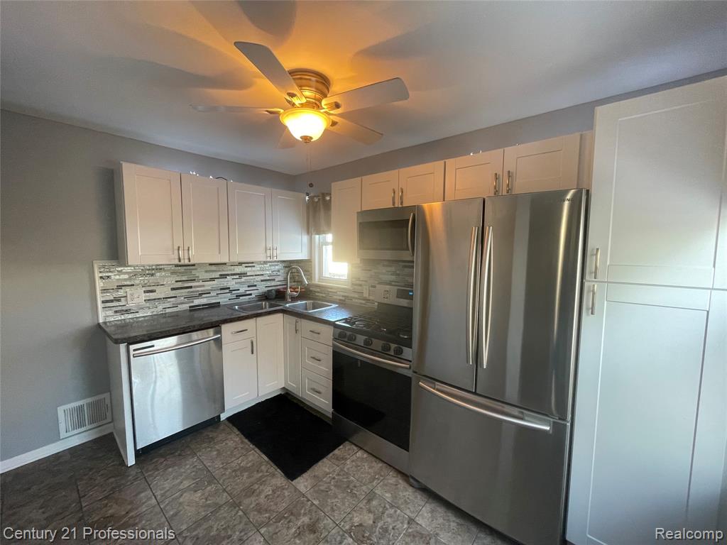 4815 Mildred Street Wayne, MI 48184 - Photo 7 of 20